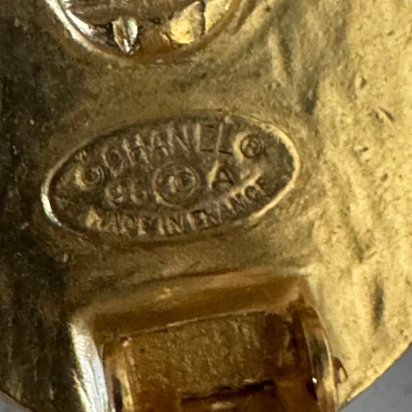 Chanel Vintage Black Gripoix Clip On Earrings 96A 24k gold plated Authentic CoA - Picture 5 of 5